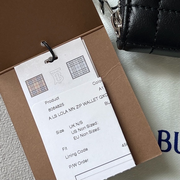 Burberry Quilted Leather Wallet in Black - Picture 11 of 11